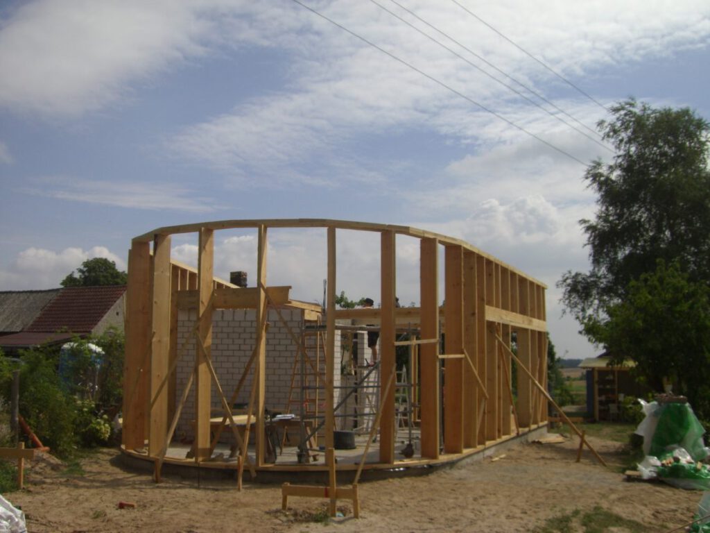 Wohnhaus_mit_Arbeitsräumen_strohbauprojekt_fasba-4